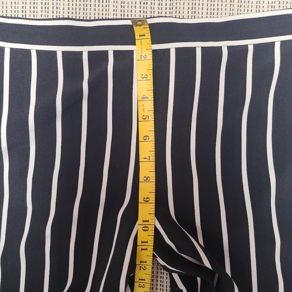 Stripe Wide Leg Cropped Pants - Picture 7 of 14